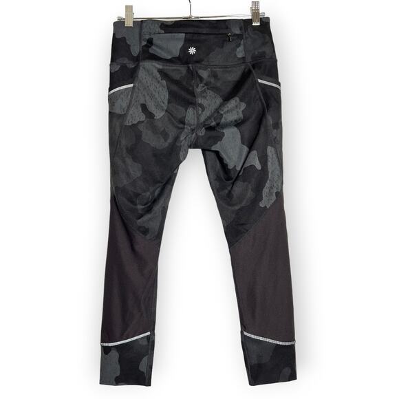 Athleta Black Shadow Camo Relay Leggings SIZE Small Capri Yoga Pants - Picture 3 of 11